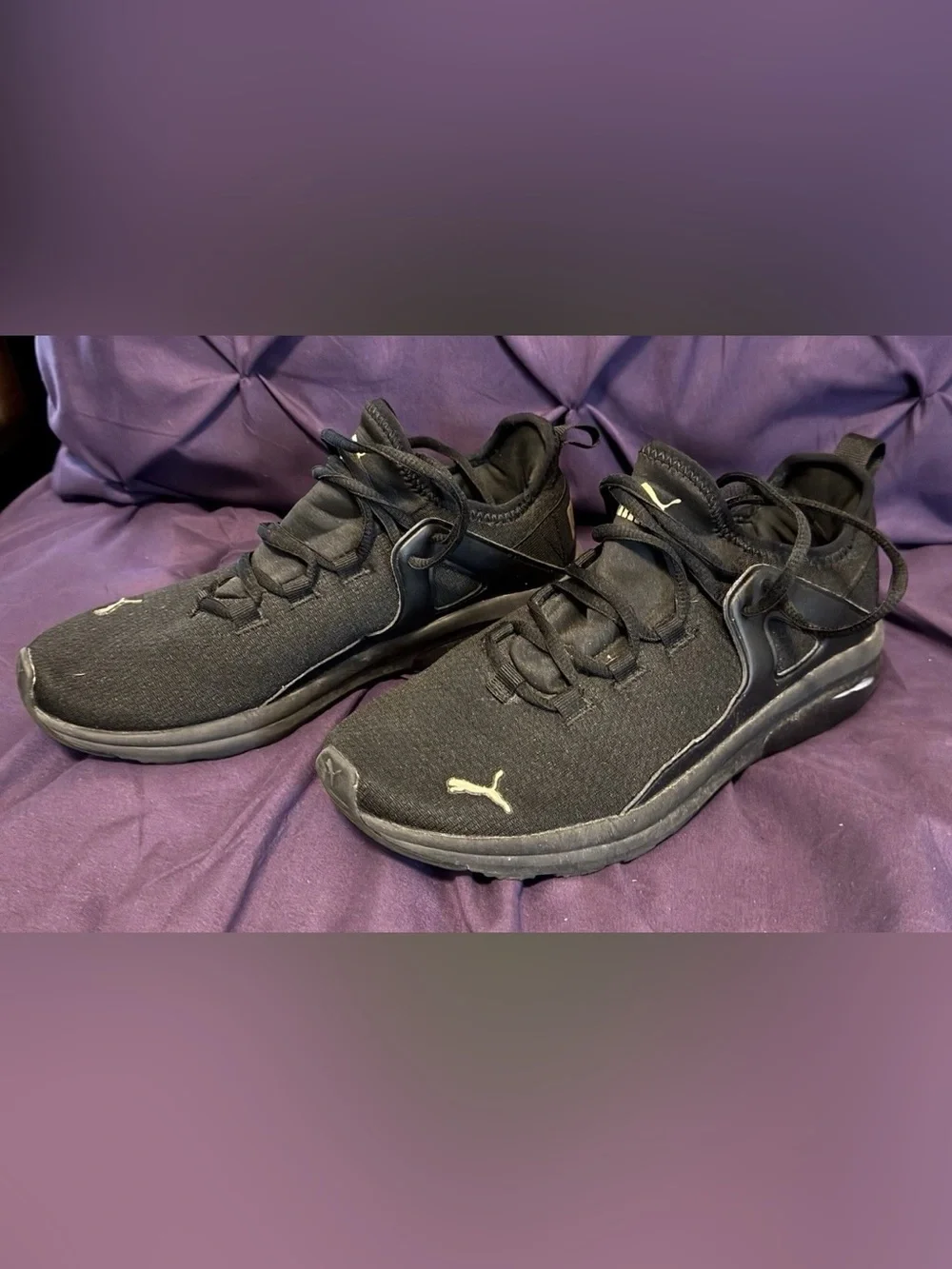 PUMA Women's Black with Gold Logo  Size 8